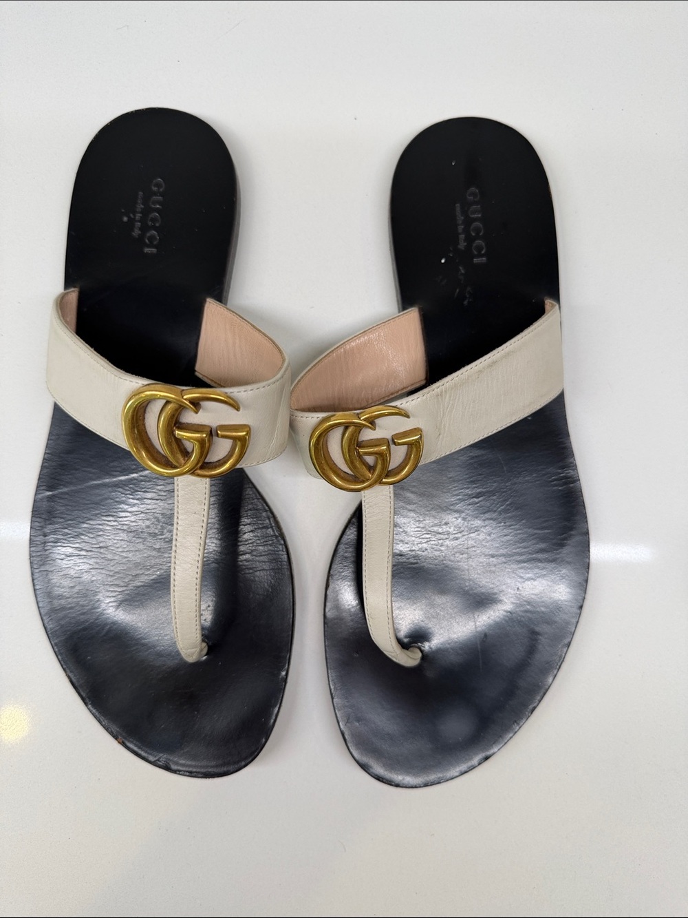 Gucci Cream Leather GG Thong Sandals with Gold Hardware